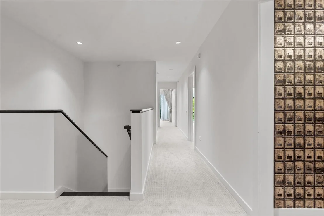 Photo of 194 N Park Drive