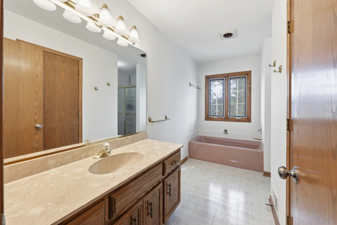 Photo of 655 Crest Drive