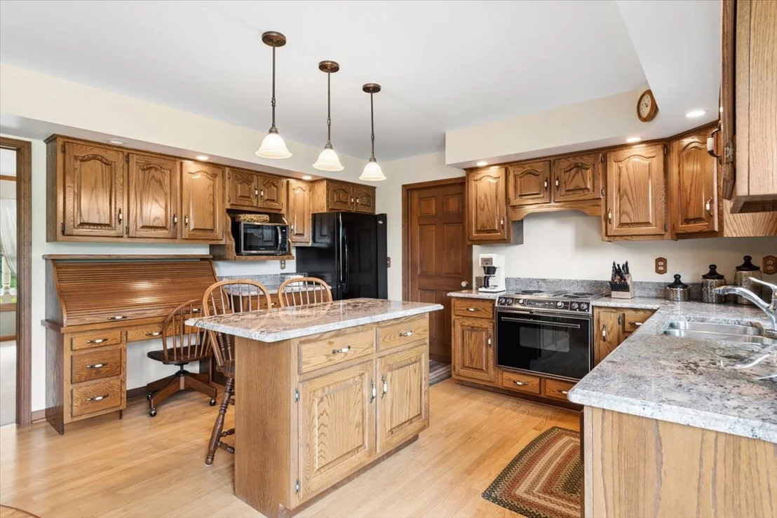 Photo of 39W550 Deerpath Road