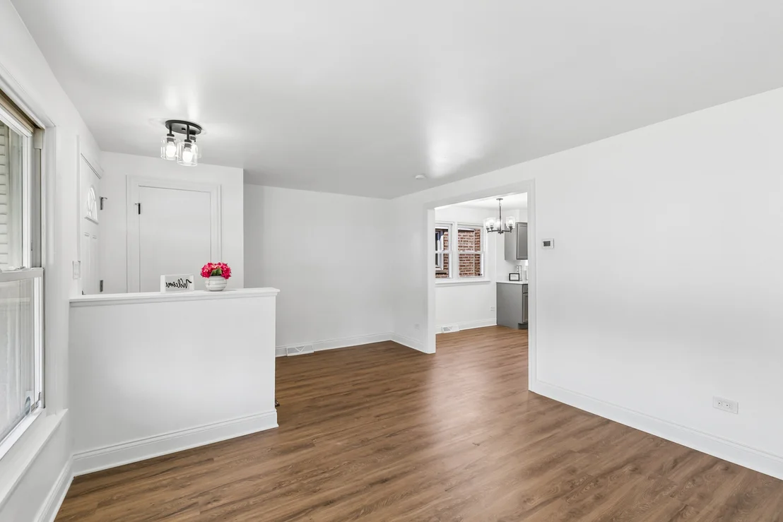 Photo of 1020 W 108th Place