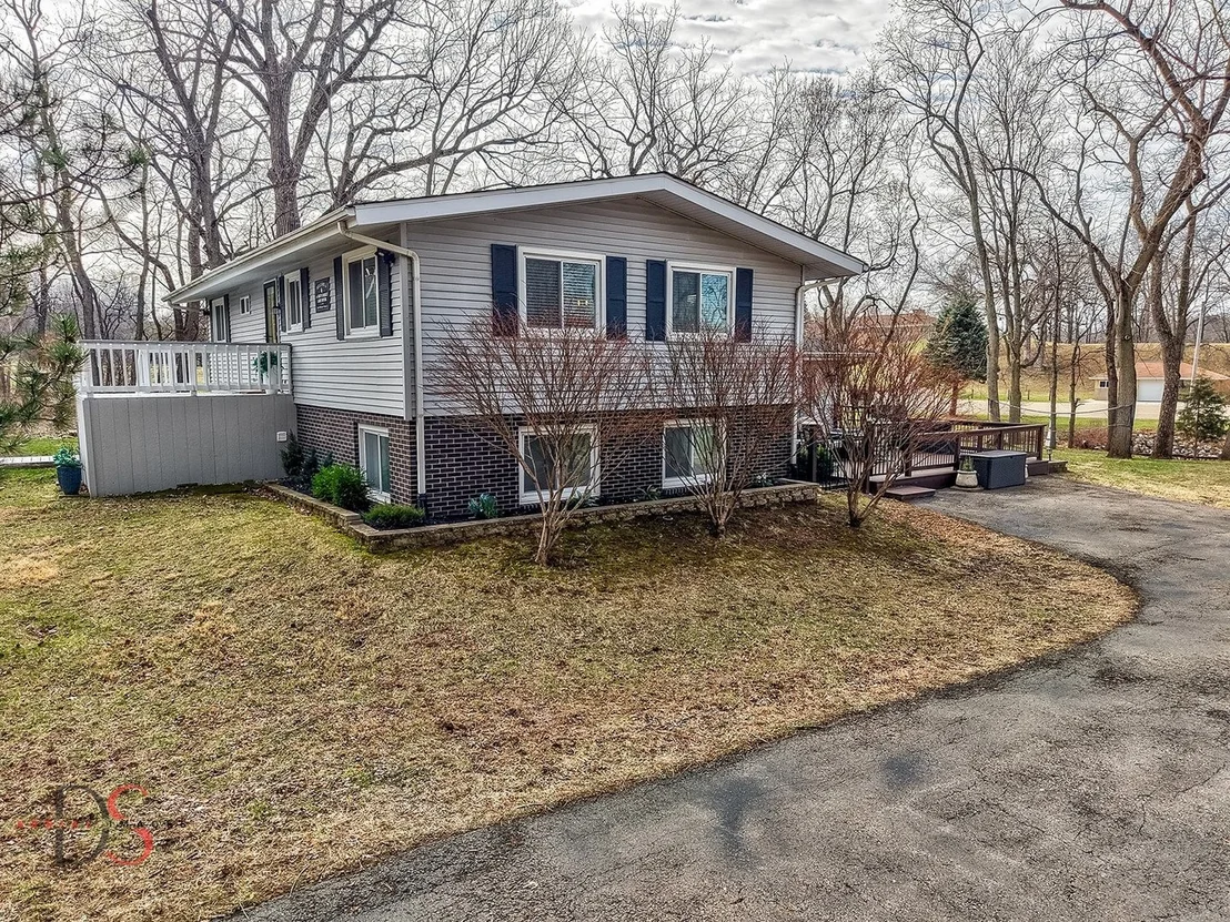 Photo of 152 Beachview Court