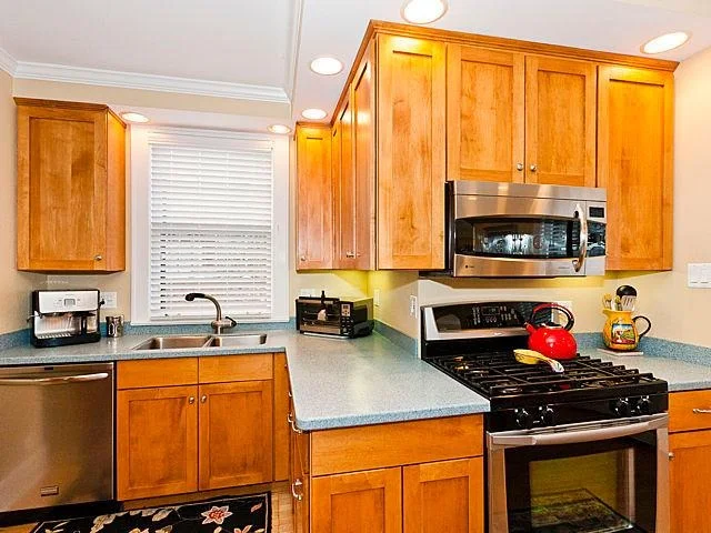 Photo of 2211 Forestview Drive