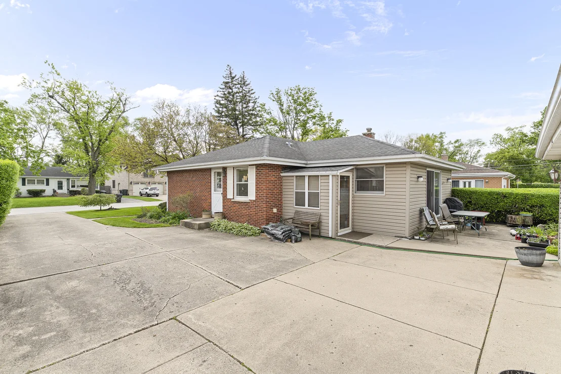 Photo of 2232 Covert Road