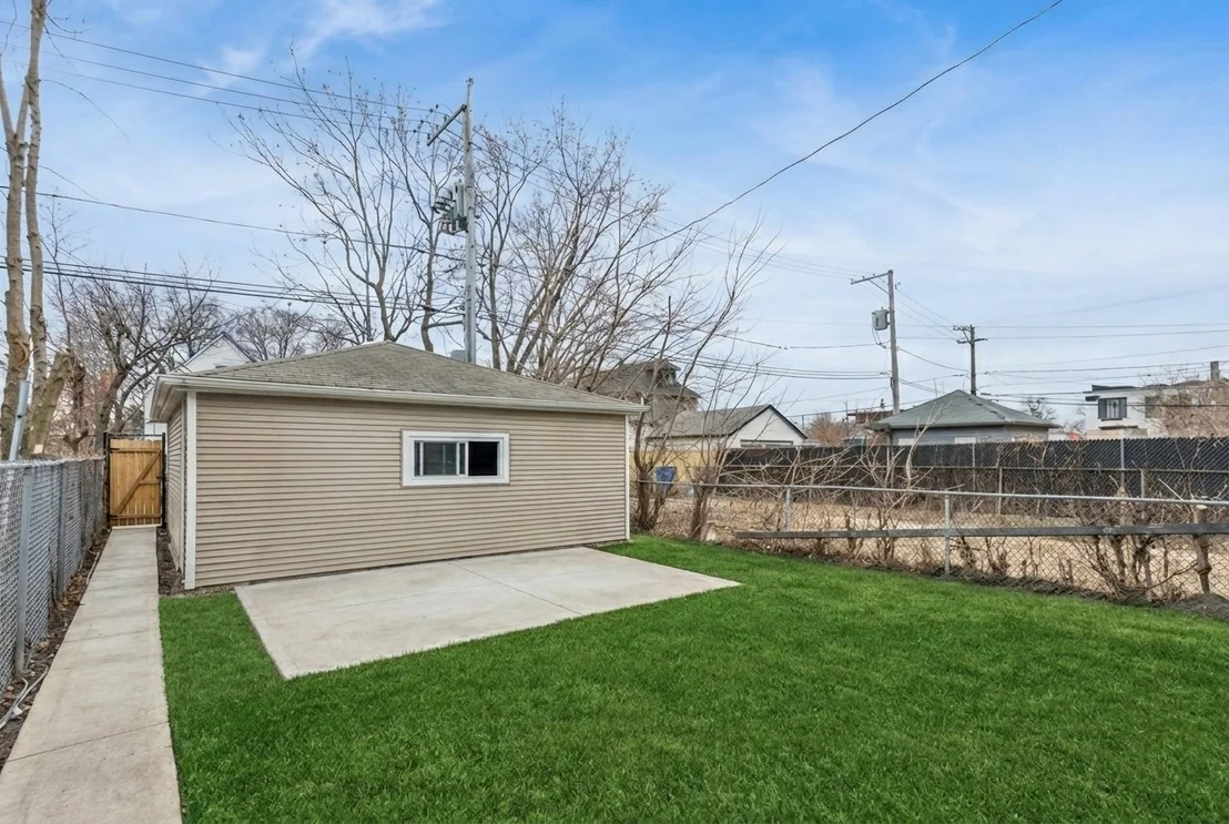 Photo of 1509 W 72nd Place