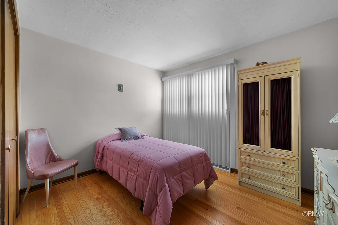 Photo of 1306 W BYRON Avenue