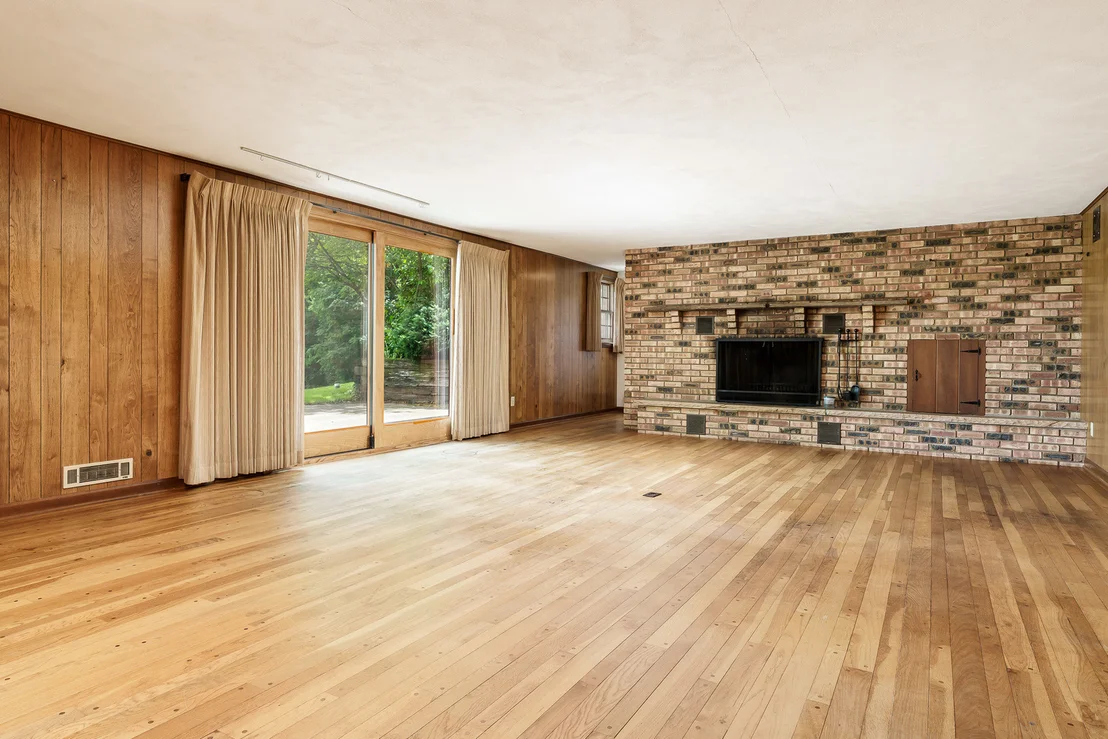 Photo of 7889 Shaw Road