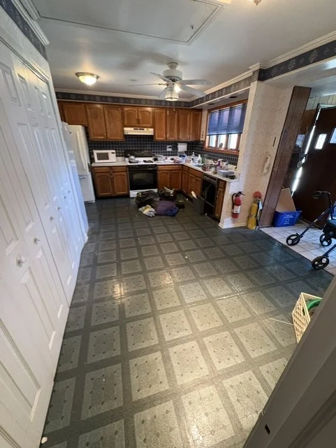 Photo of 1045 W Grant Drive