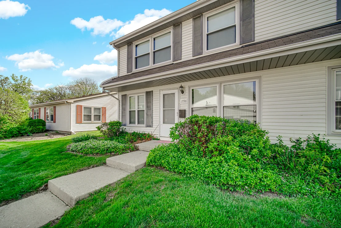 Photo of Unit 0 at 1793 Queensbury Circle