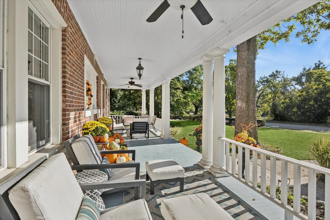 Photo of 176 Riverside Road