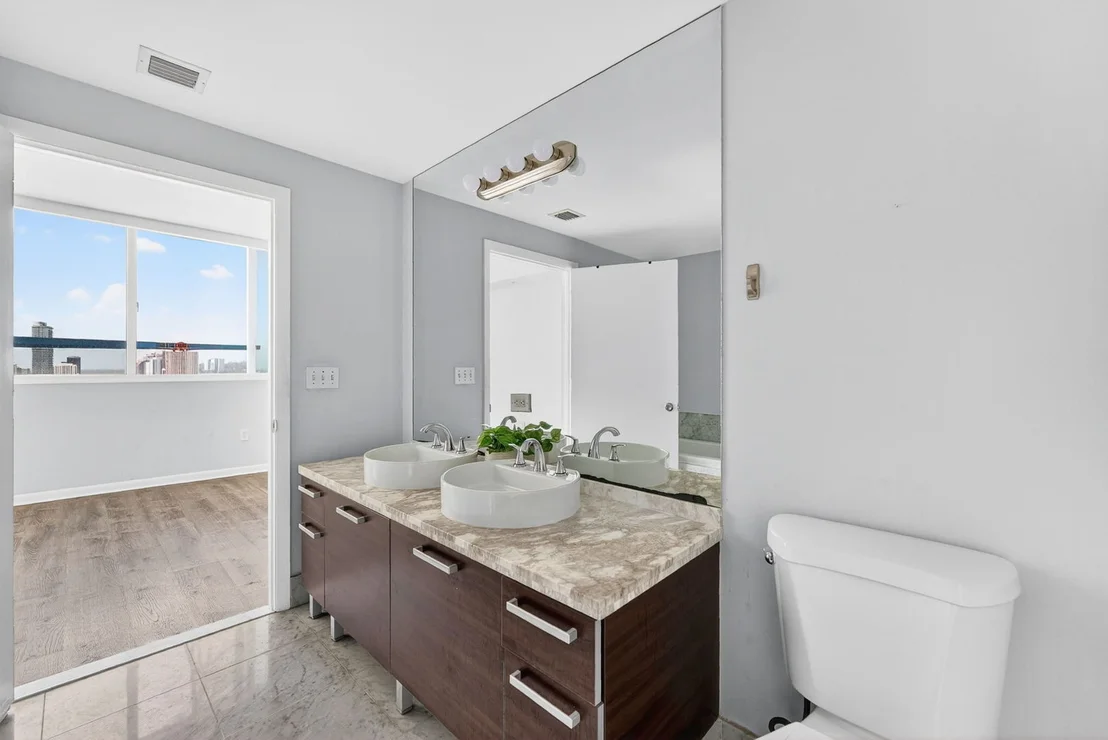 Photo of Unit 3702 at 244 Biscayne Boulevard
