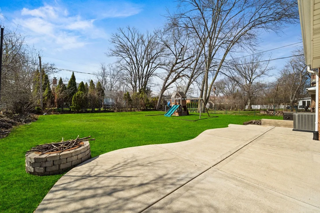 Photo of 215 HIBBARD Road