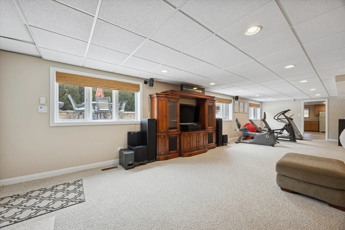 Photo of 8401 Golfview Drive