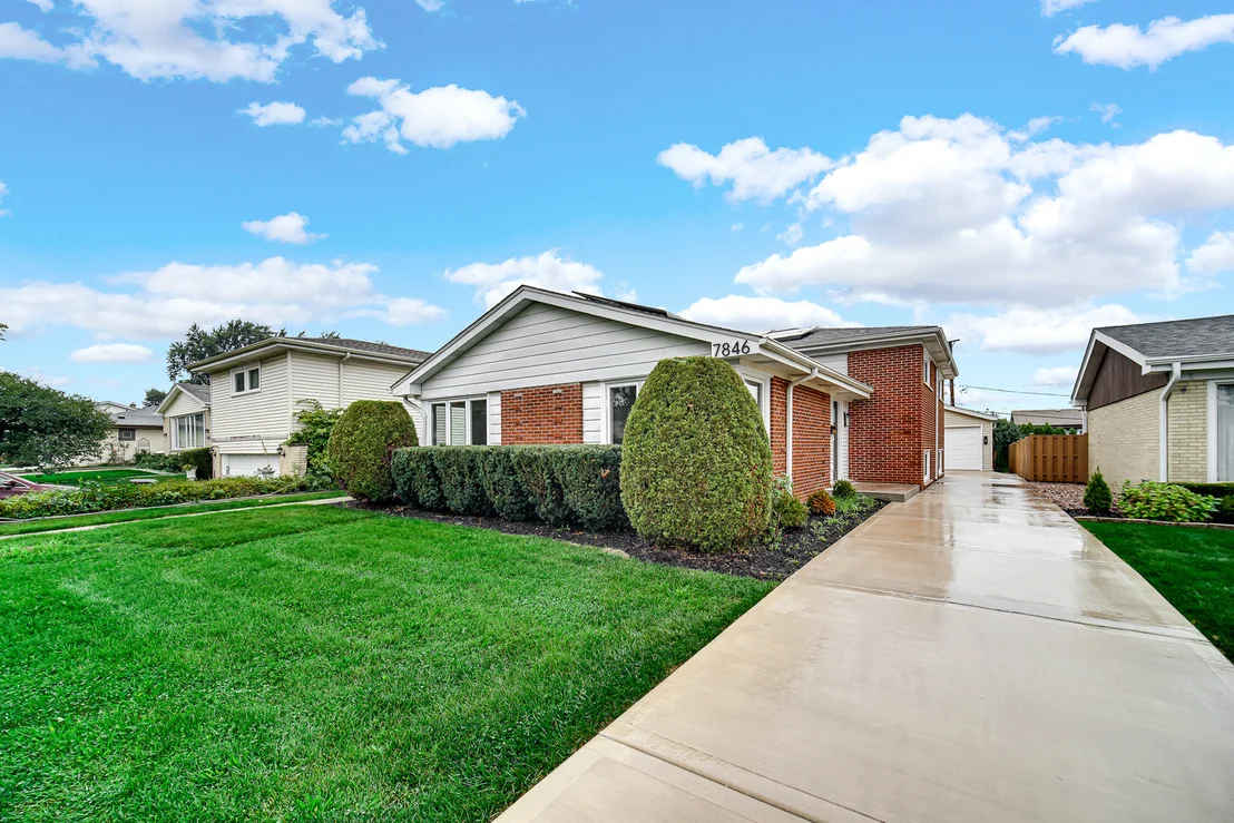 Photo of 7846 Maple Street
