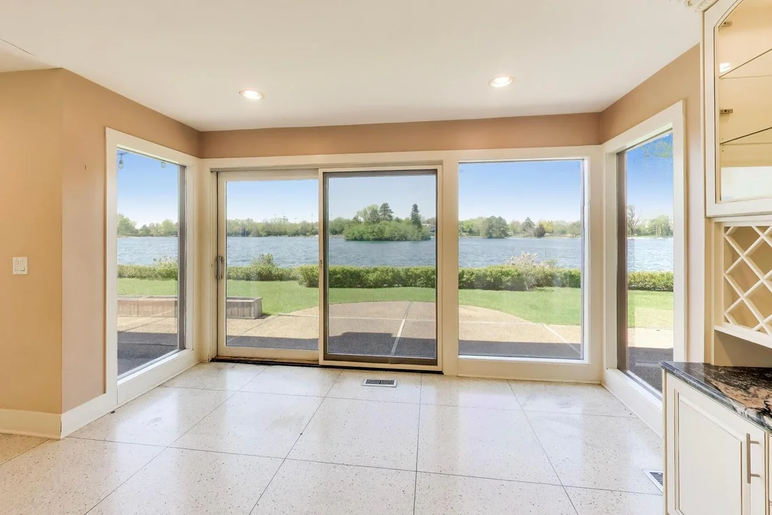 Photo of 2100 Valley Lo Lane
