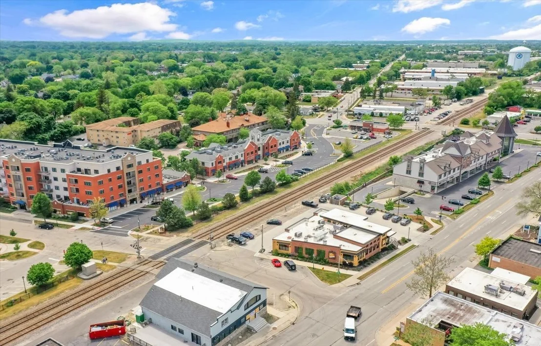 Photo of 24 W Devon Avenue