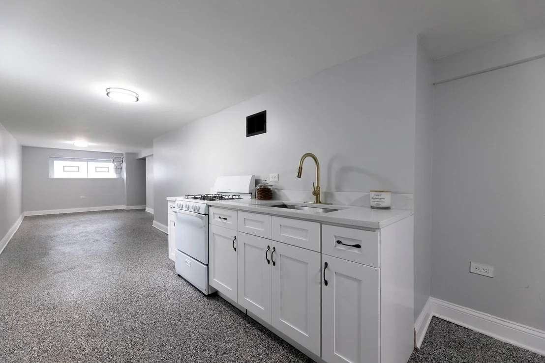 Photo of 2048 W 70th Place