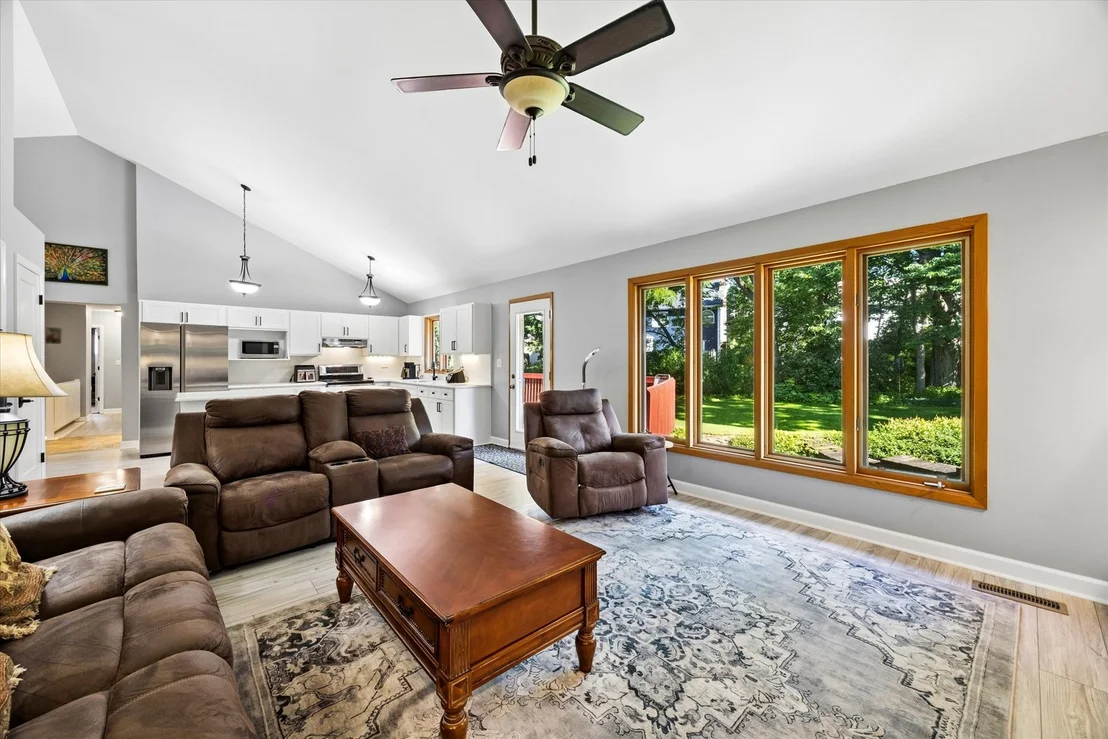 Photo of 1153 Brighton Road