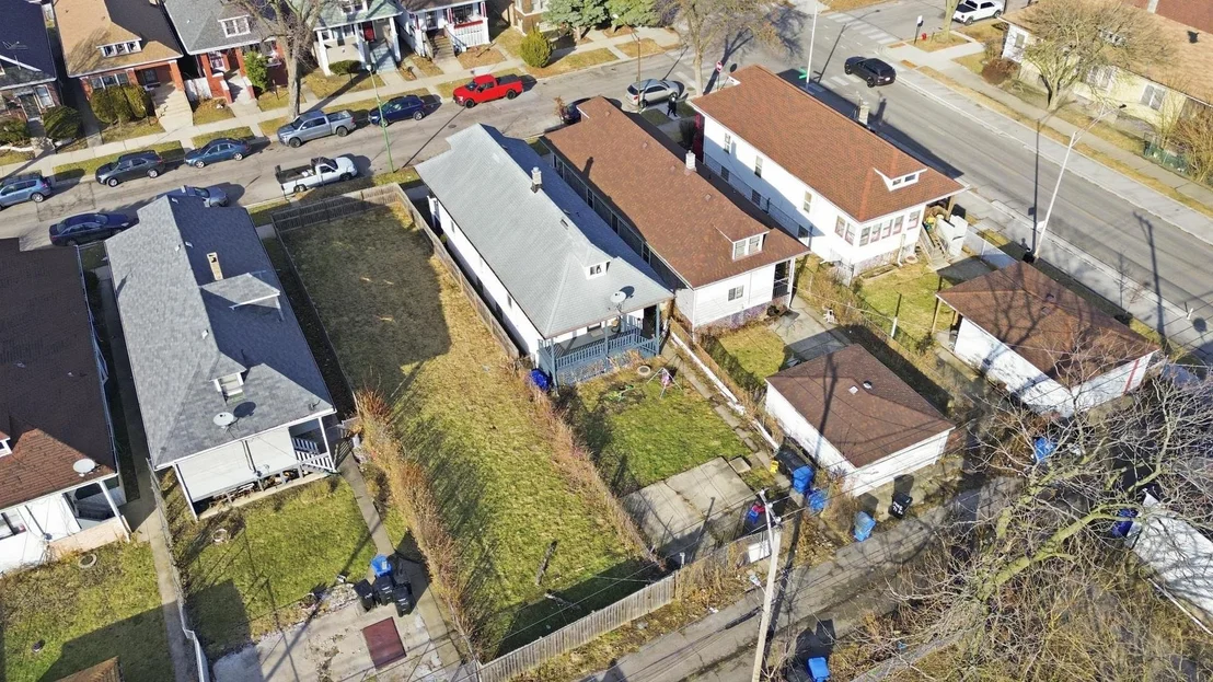 Photo of 1409 W 71st Place