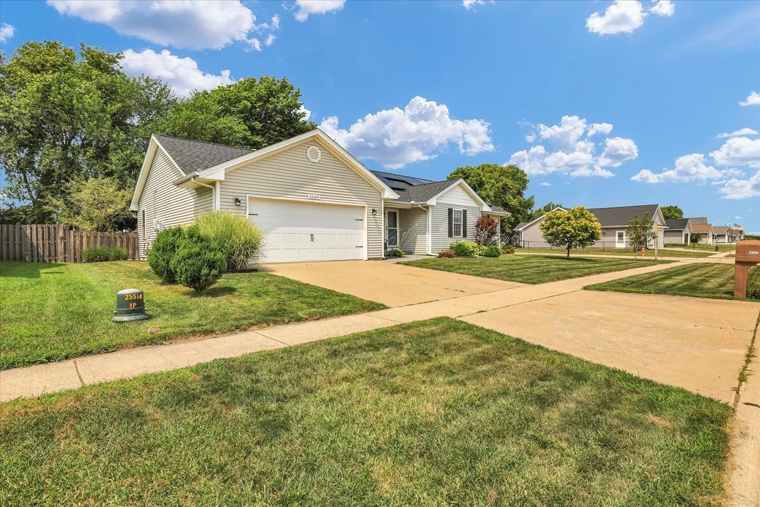 Photo of 2509 N Skyline Drive