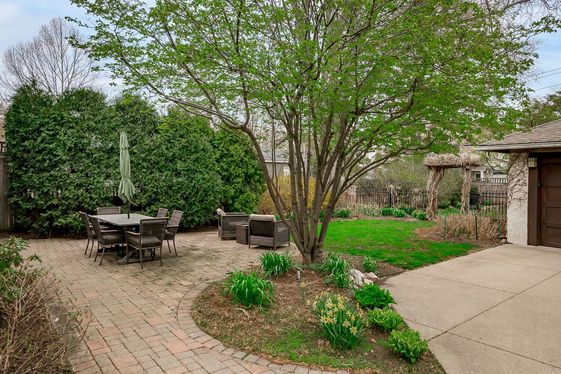 Photo of 735 Clinton Place