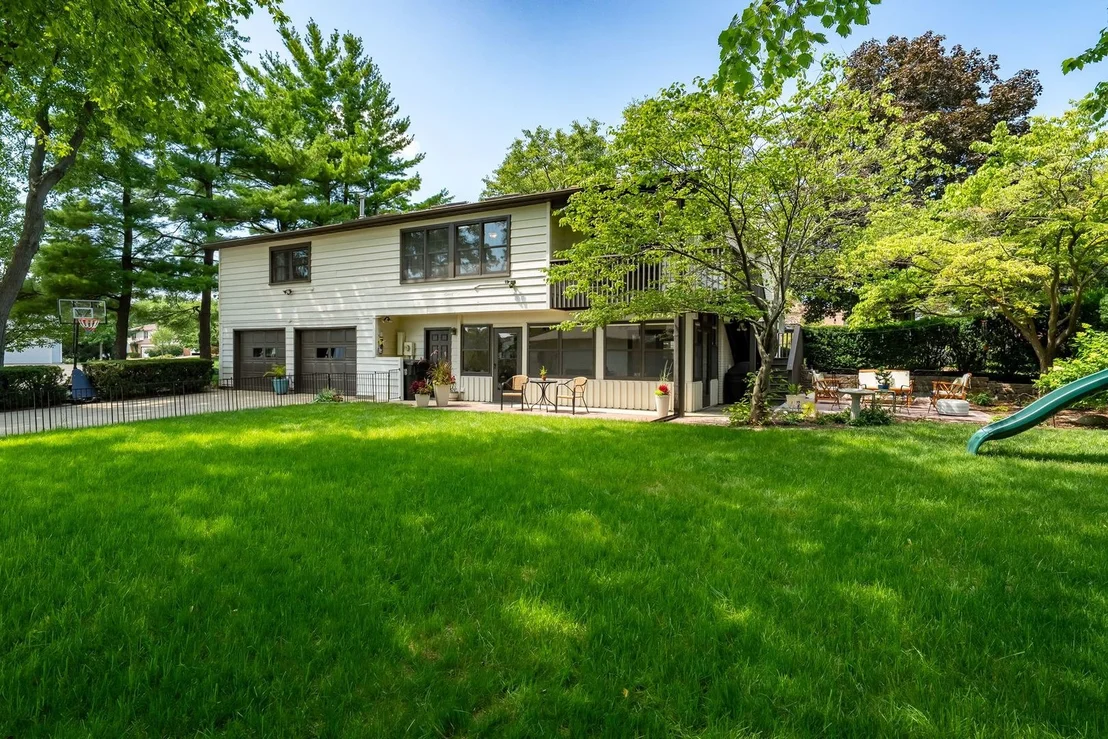 Photo of 1023 Barton Drive