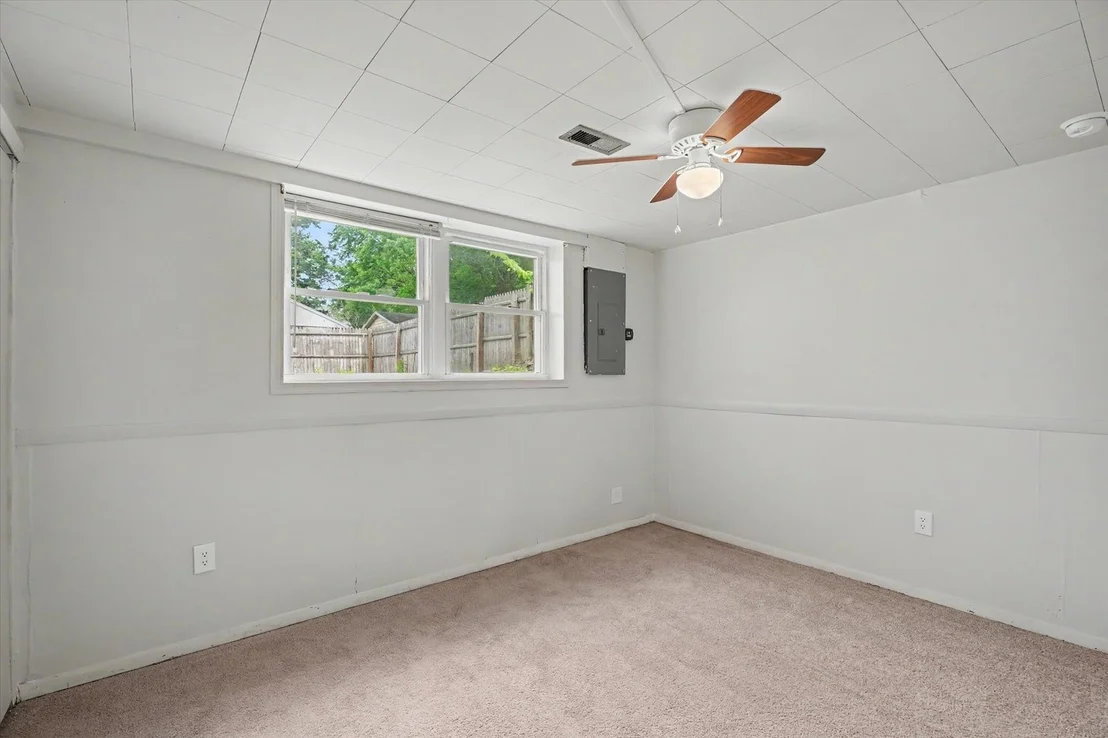 Photo of 904 Fairoaks Drive