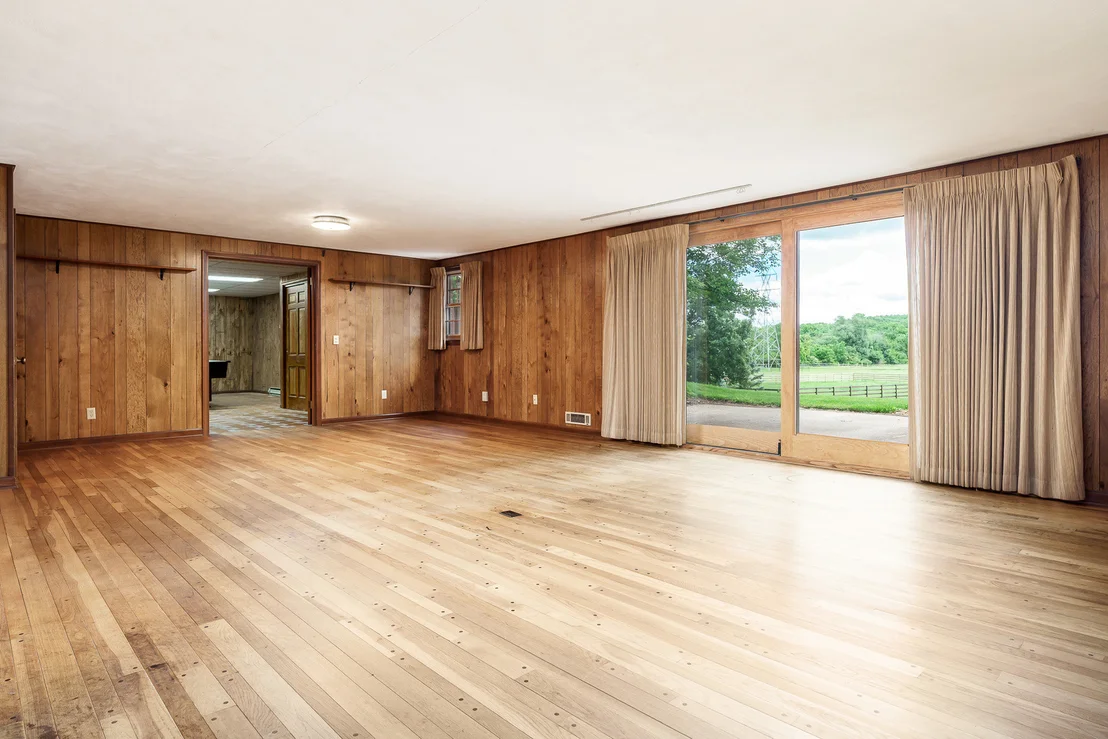 Photo of 7889 Shaw Road