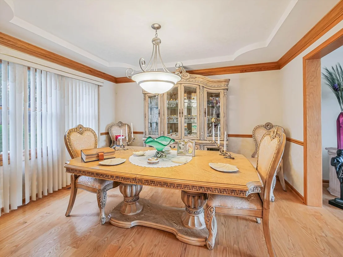 Photo of 1212 Grove Avenue