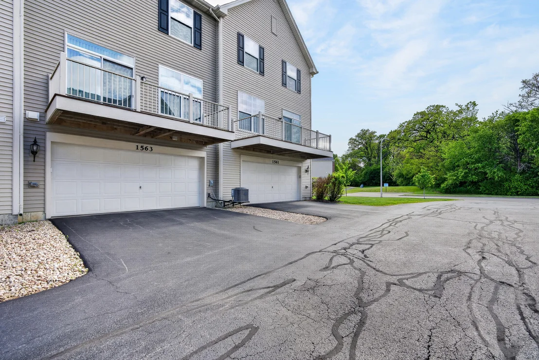 Photo of 1563 Deer Pointe Drive
