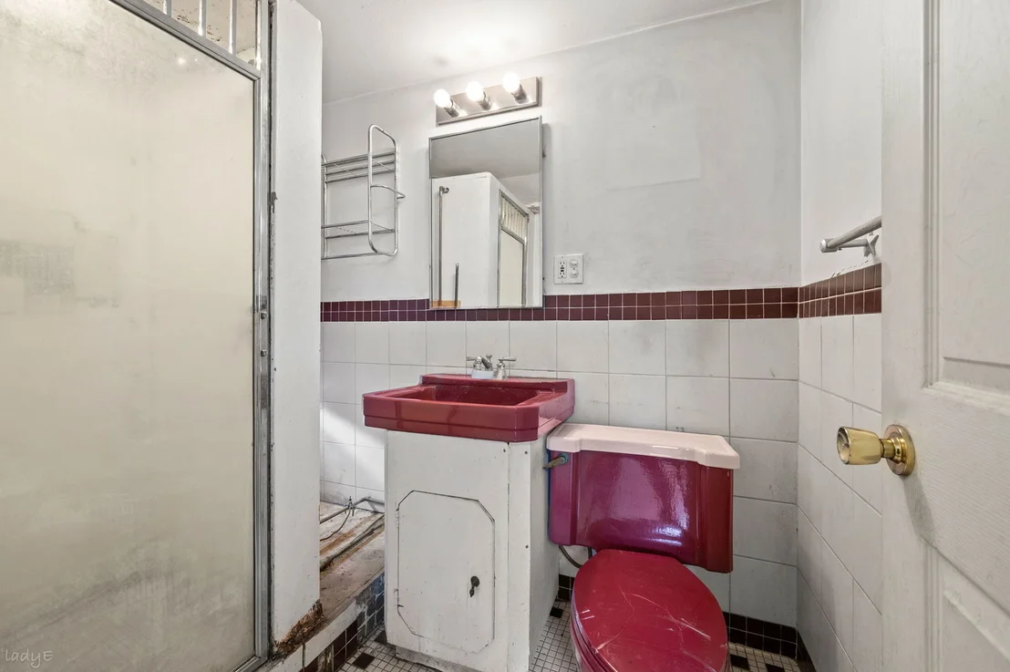 Photo of 832 W Junior Terrace