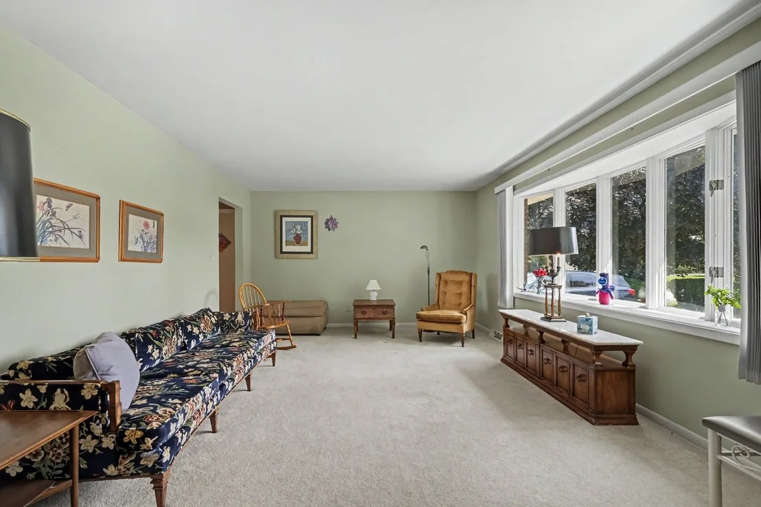 Photo of 252 Cardinal Drive