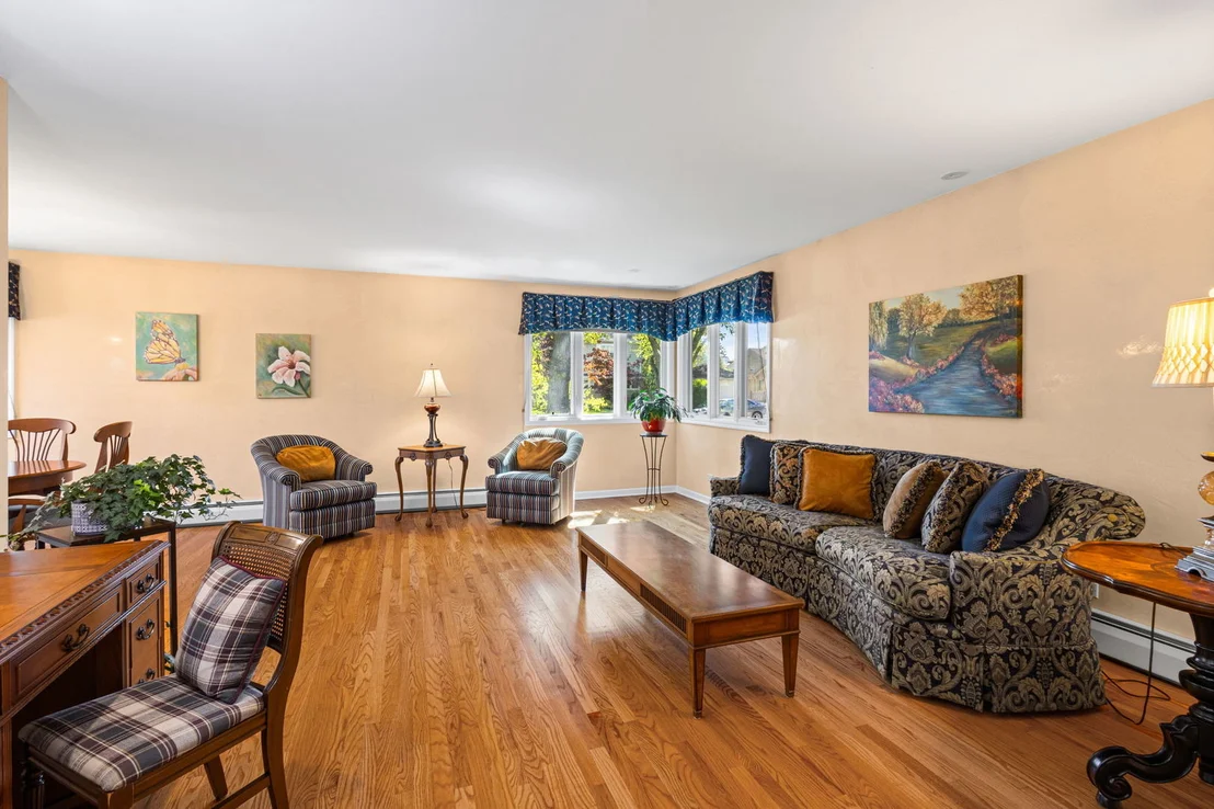 Photo of 1016 Longmeadow Drive