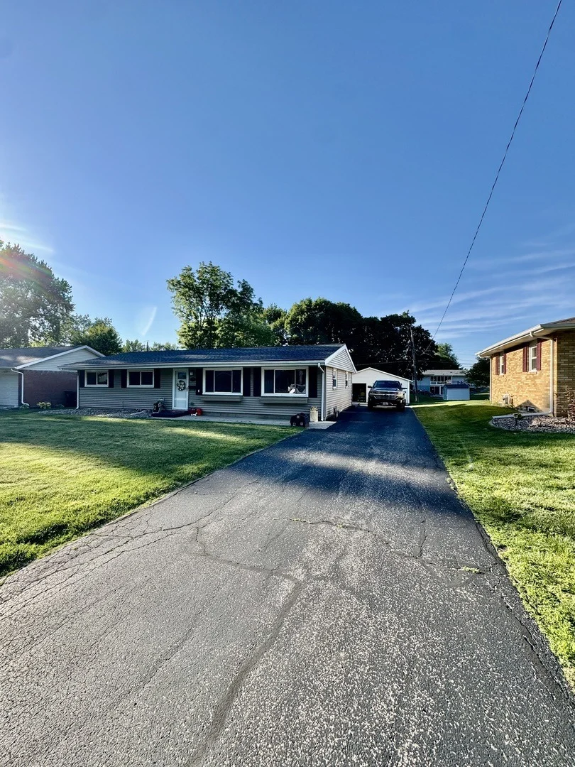 Photo of 326 Rowe Drive