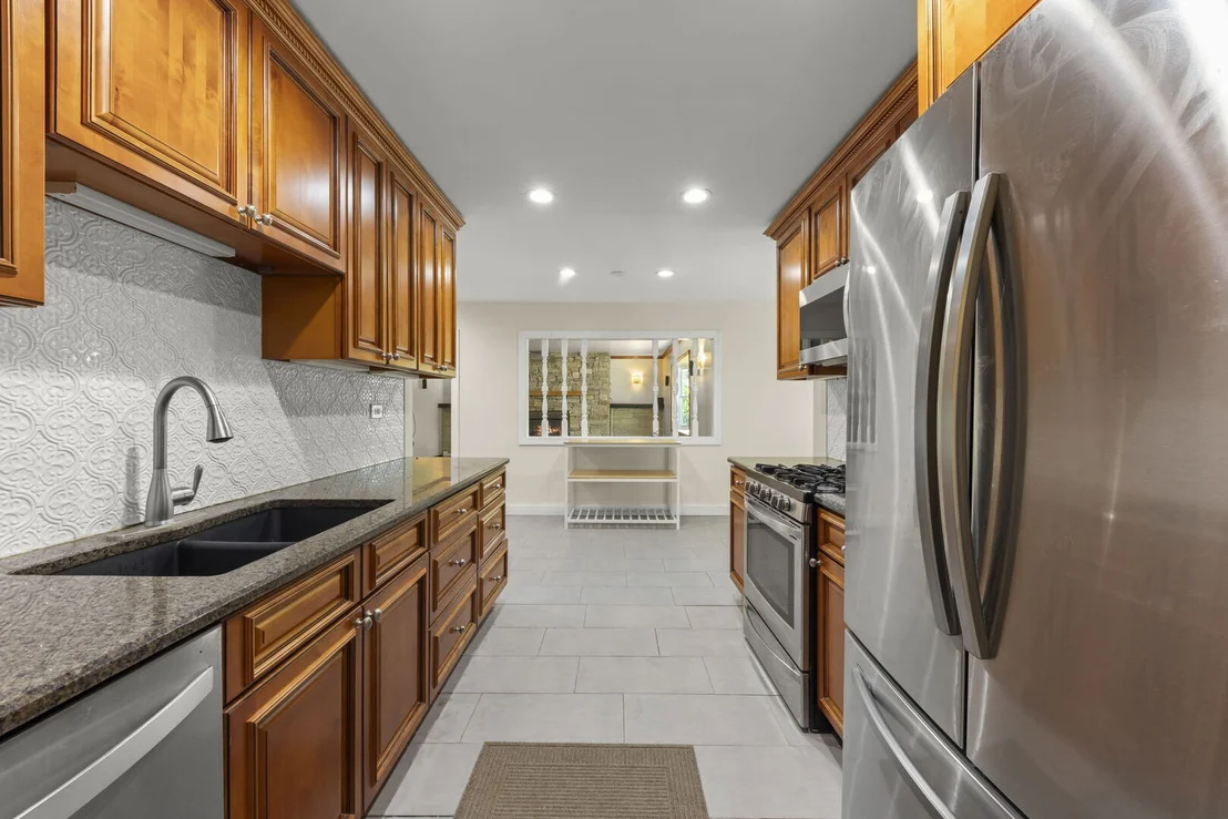 Photo of 7101 Edgebrook Lane