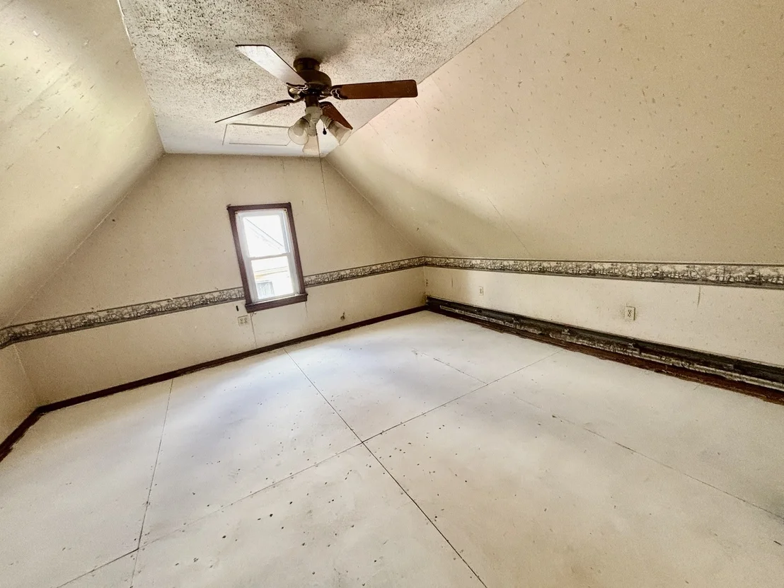 Photo of 910 N State Street