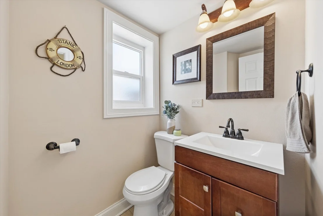 Photo of 408 W Commonwealth Lane