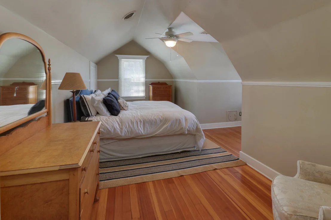 Photo of 1202 Elmwood Road