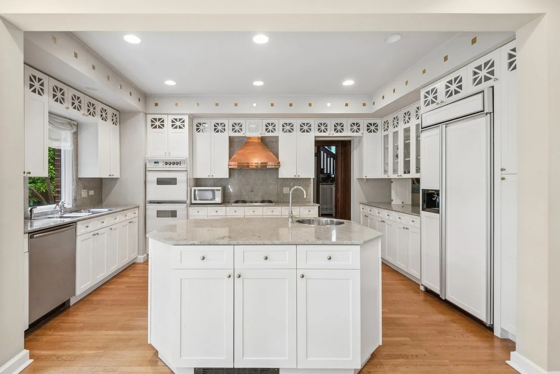 Photo of 770 Sheridan Road