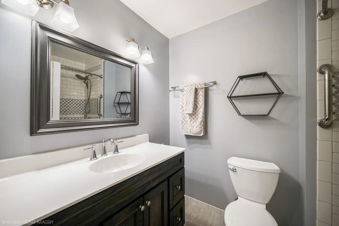 Photo of 427 Glenys Drive