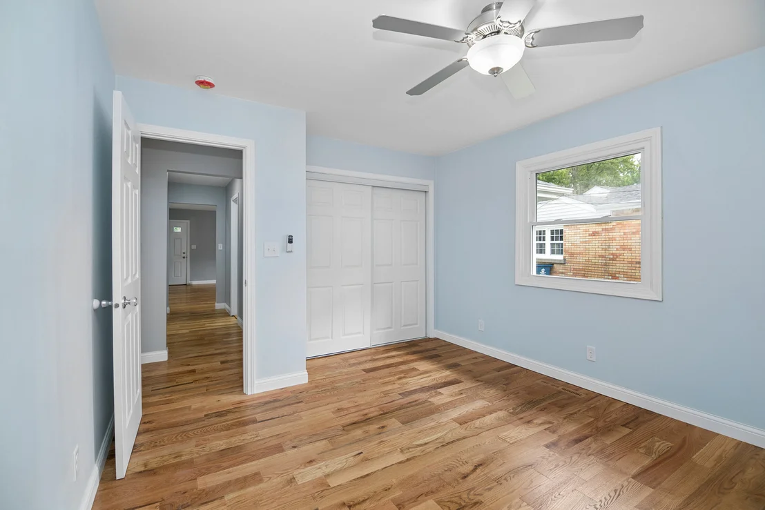 Photo of 654 W River Street