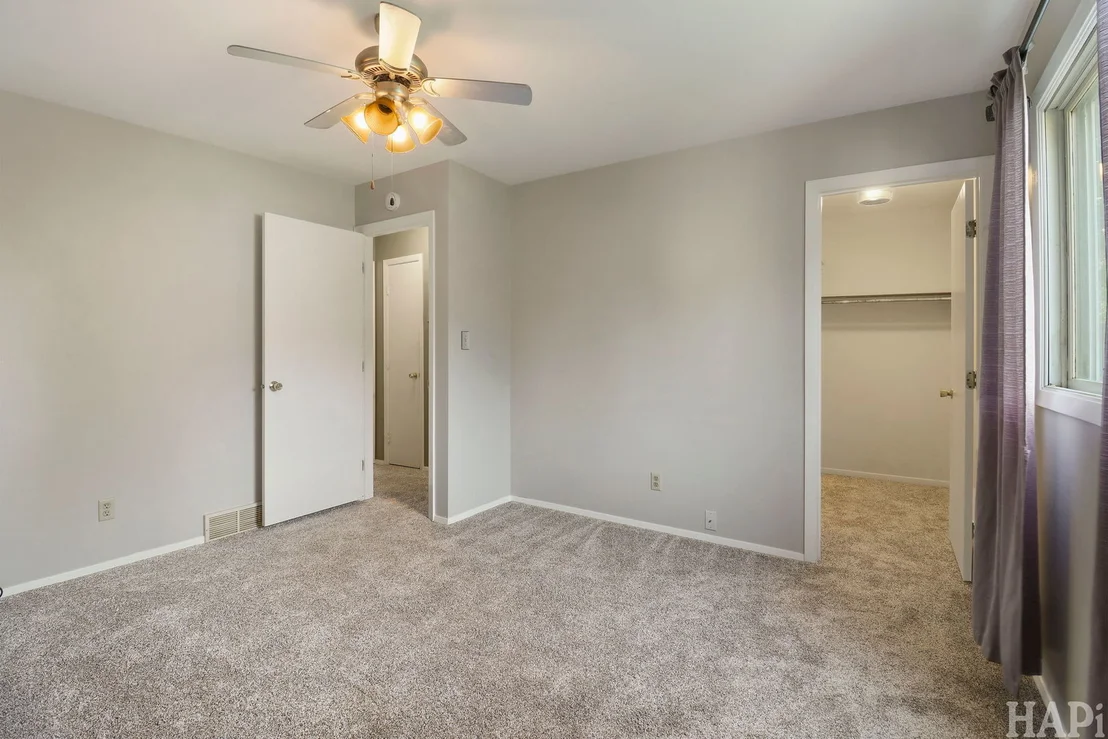 Photo of 5014 W Greenbrier Drive