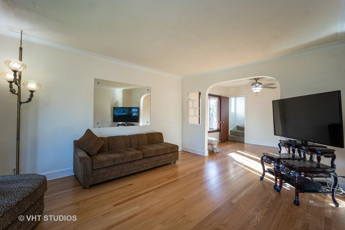 Photo of 827 Rose Avenue