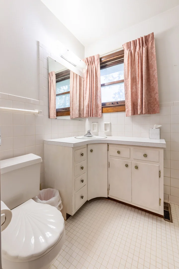 Photo of 801 Oakcrest Drive