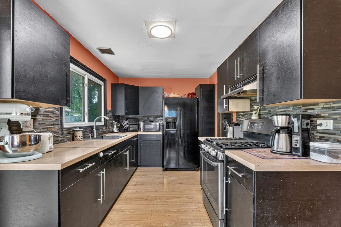 Photo of 140 Tamarack Drive