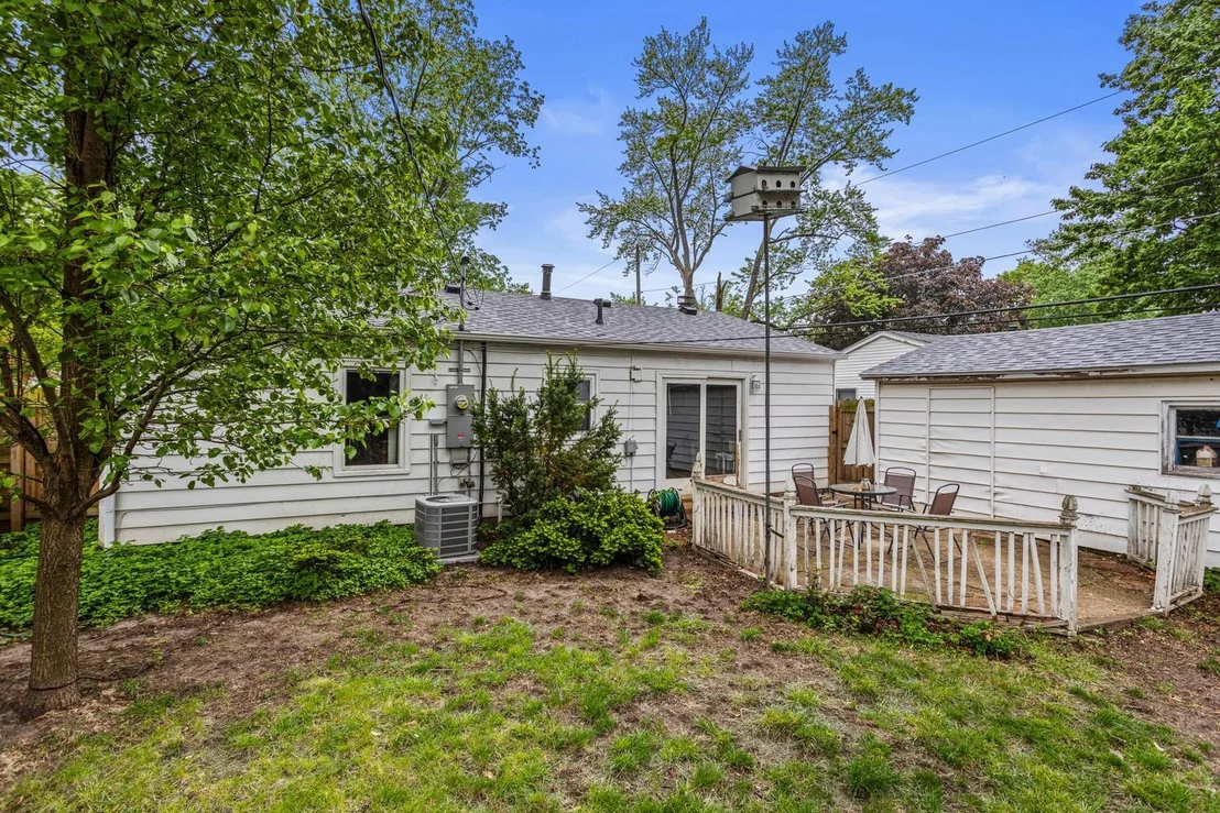Photo of 1619 Clover Lane