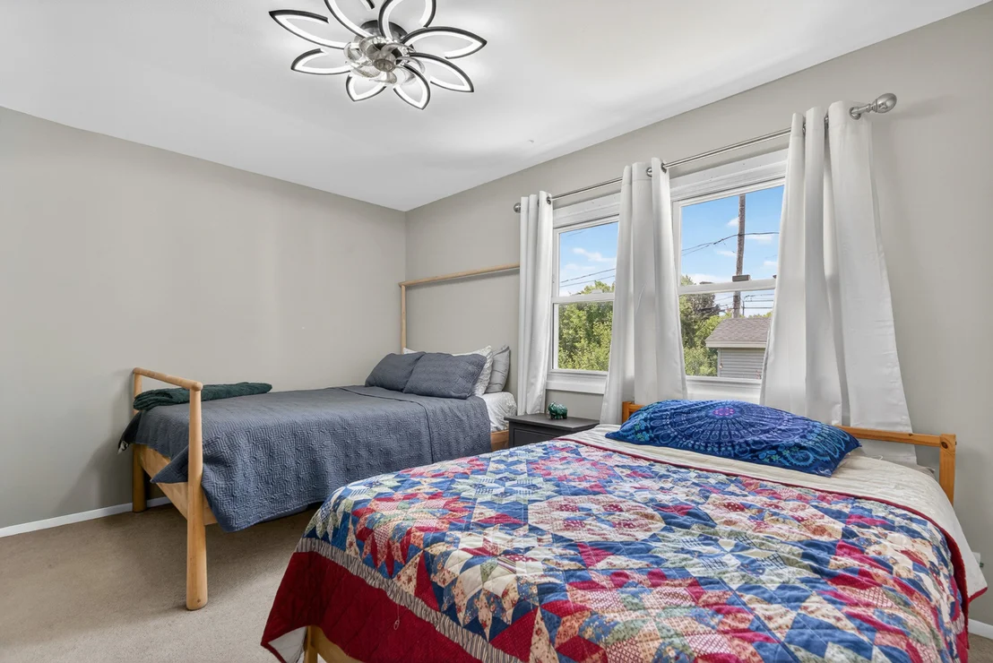 Photo of 1345 Devonshire Lane