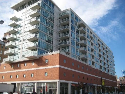 Photo of Unit 607 at 909 W WASHINGTON Boulevard