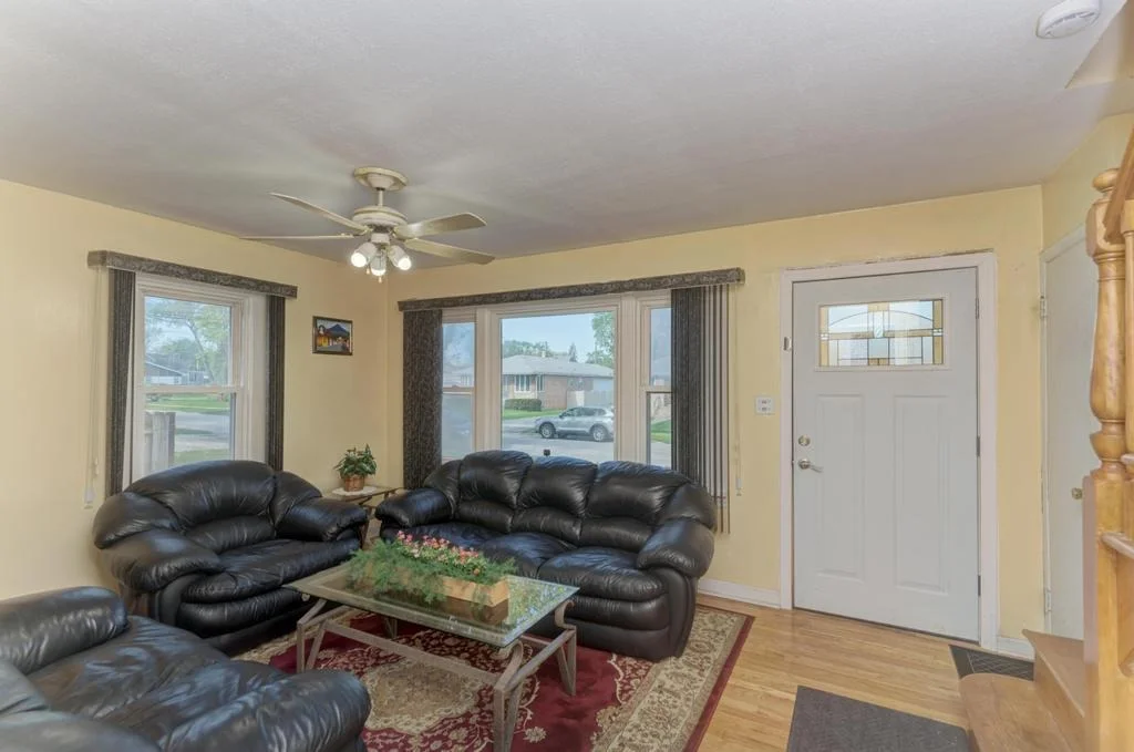 Photo of 1431 N Hillside Avenue