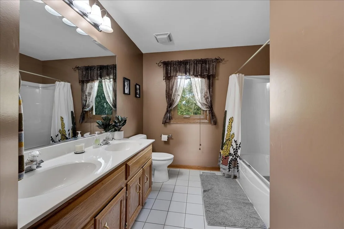 Photo of 236 Isleview Drive