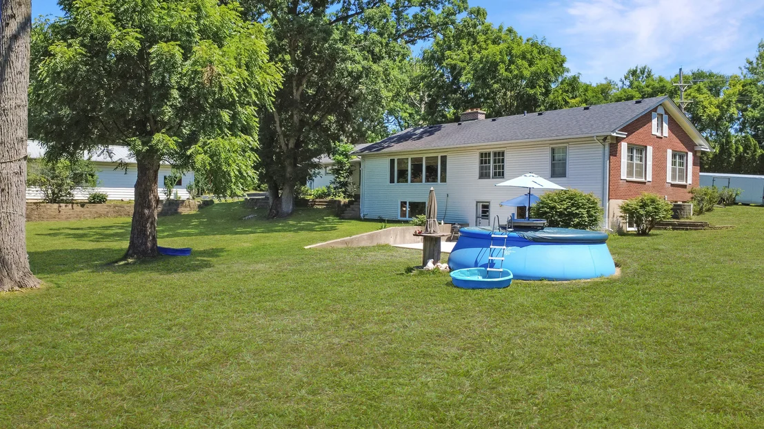 Photo of 3205 N Il Route 23 Highway